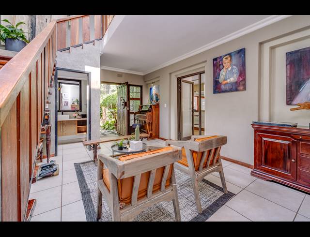 6 BEDROOM HOUSE FOR SALE IN ROBIN HILLS